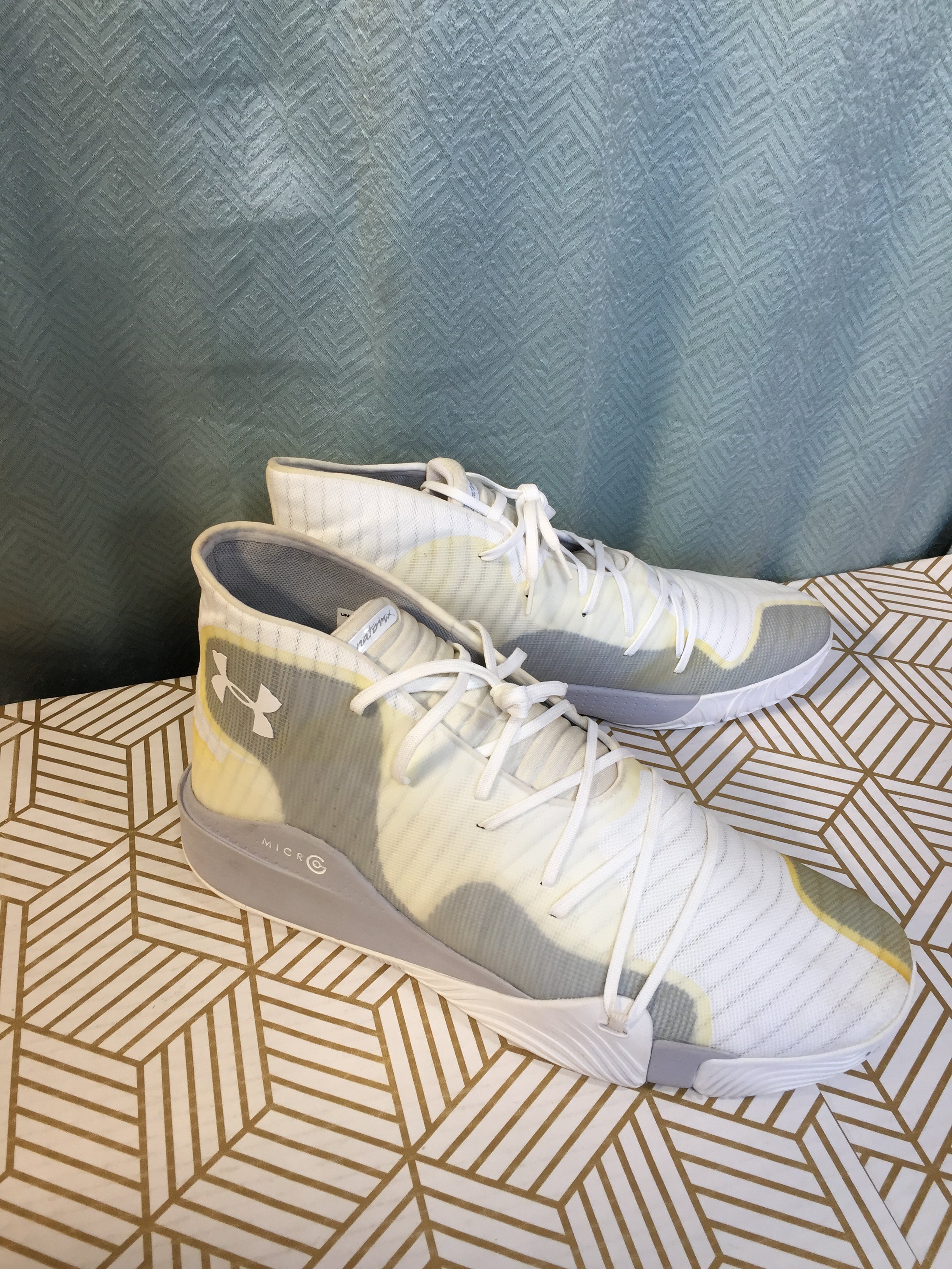 Under Armour Men's Spawn Mid Basketball Shoe Size 20 (7760502587630)